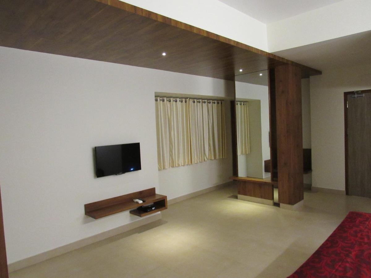 Palguni Residency Hotel Hassan Ngoại thất bức ảnh