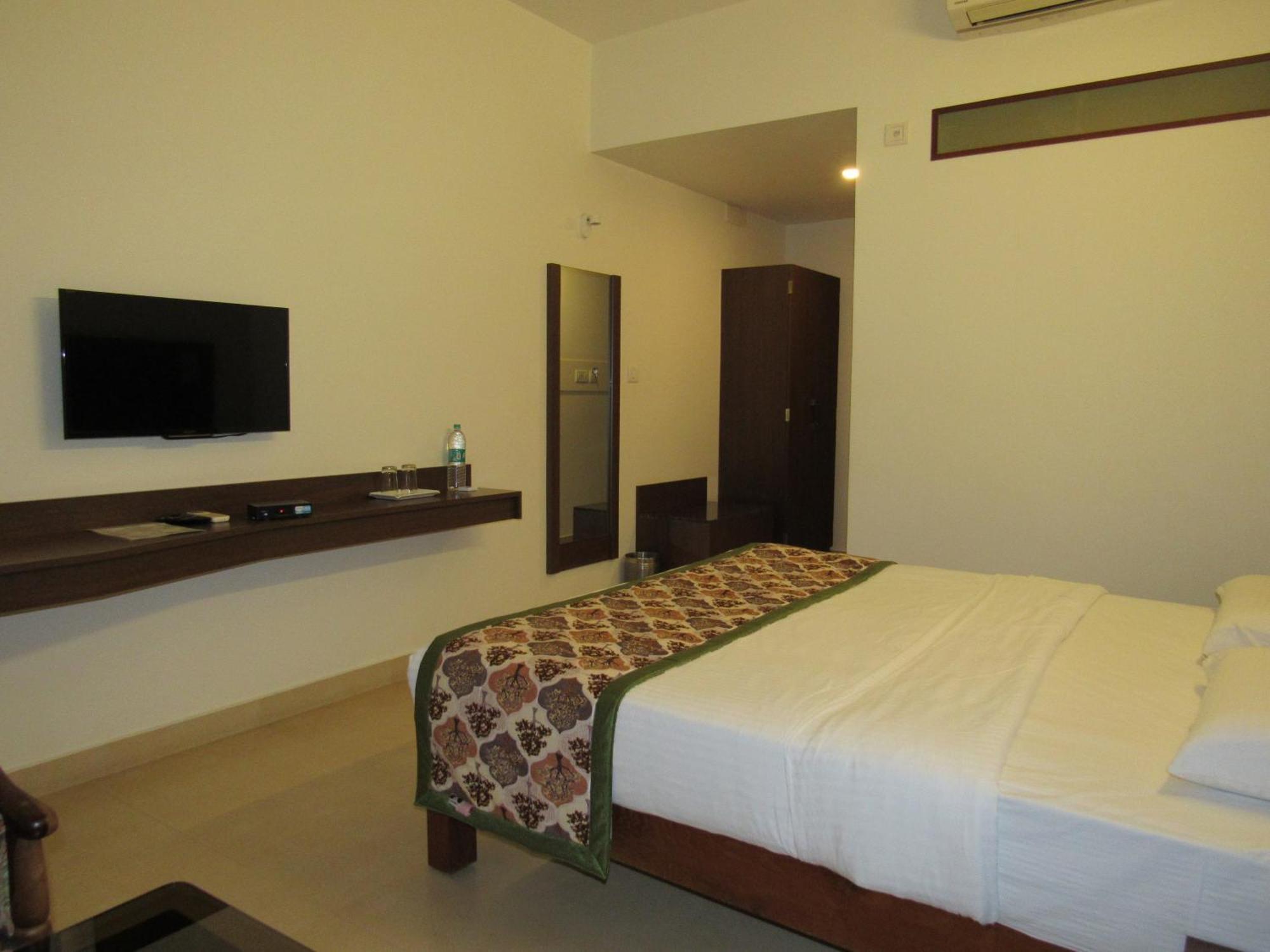 Palguni Residency Hotel Hassan Ngoại thất bức ảnh