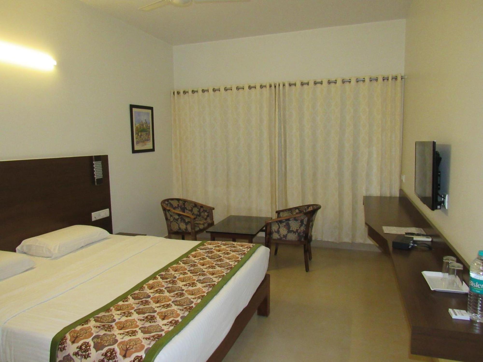 Palguni Residency Hotel Hassan Ngoại thất bức ảnh
