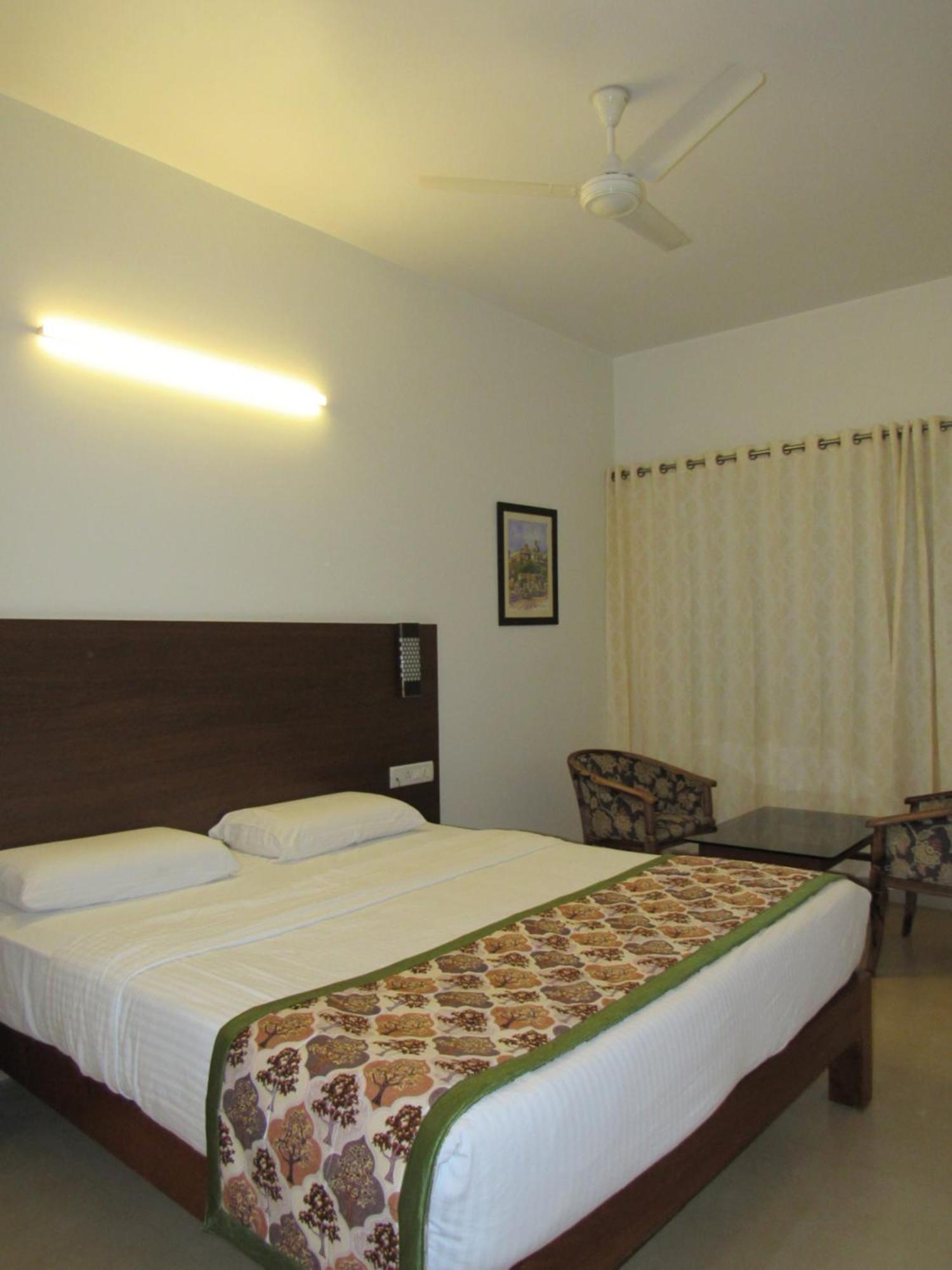 Palguni Residency Hotel Hassan Ngoại thất bức ảnh