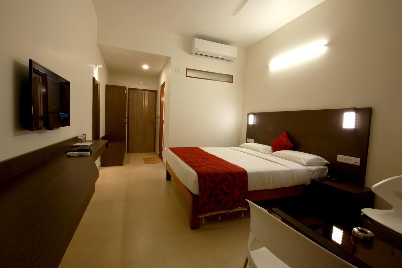Palguni Residency Hotel Hassan Ngoại thất bức ảnh